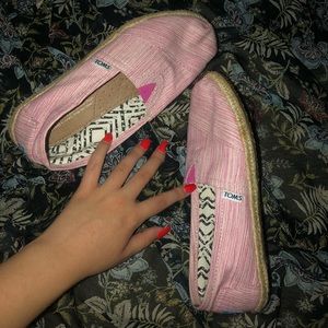 Pink Toms shoes , never worn